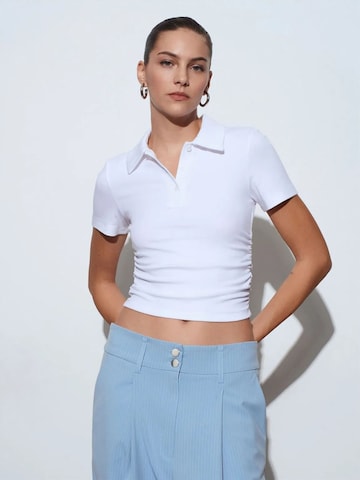 Dilvin Shirt in White: front