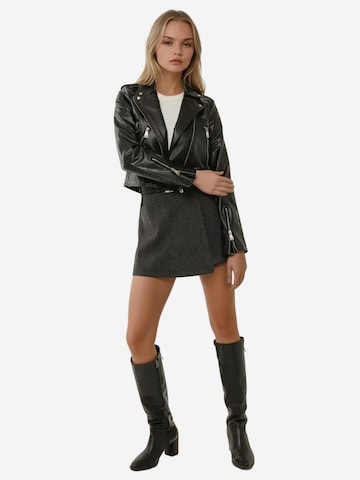 Hiccup - Saia em cinzento: frente