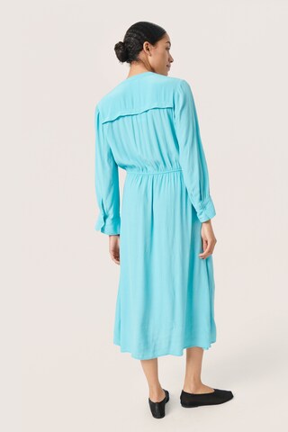 SOAKED IN LUXURY Kleid 'Layna' in Blau