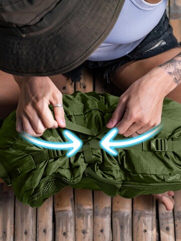 TRAVEL DUDE Reistas 'Hanging Packing Cube mit Kompression, Hängende Packwürfel für Rucksack und Koffer, Reise Regal in Schwarz' in Groen