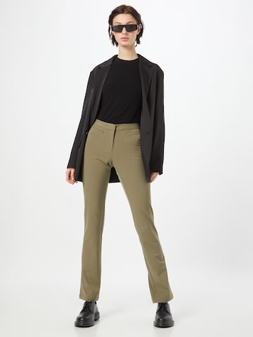 Coupe slim Pantalon WEEKDAY en vert