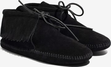 Minnetonka - Mocassins em preto