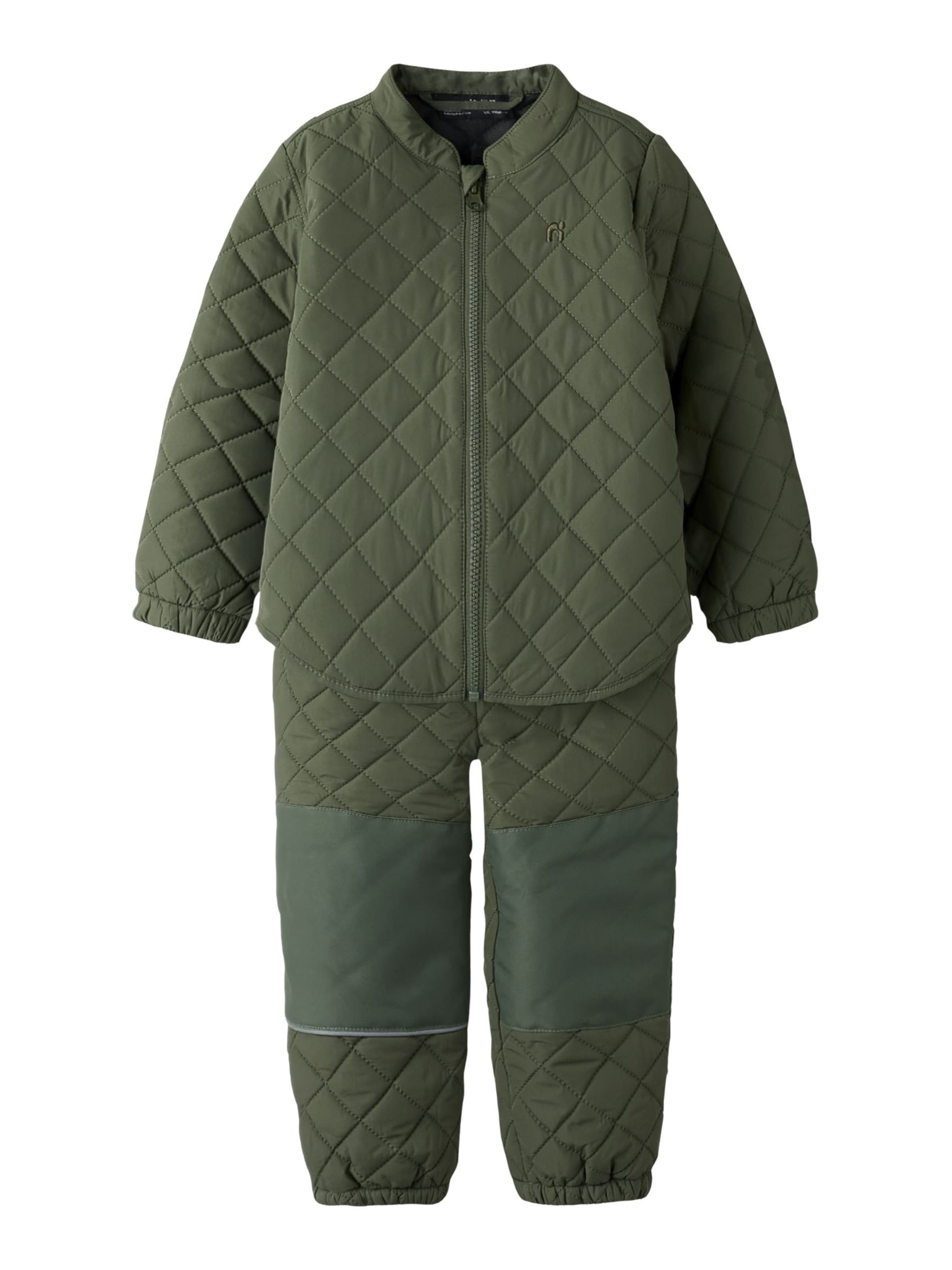 NAME IT Regular fit Функционален костюм 'NMNChilly' в зелено: отпред