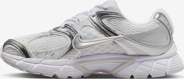 NIKE Sneakers ' V5 RNR' in Beige: front