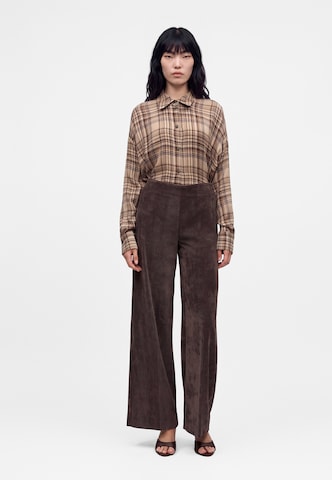 Wide leg Pantaloni cu dungă 'BEFORE' de la DRYKORN pe maro