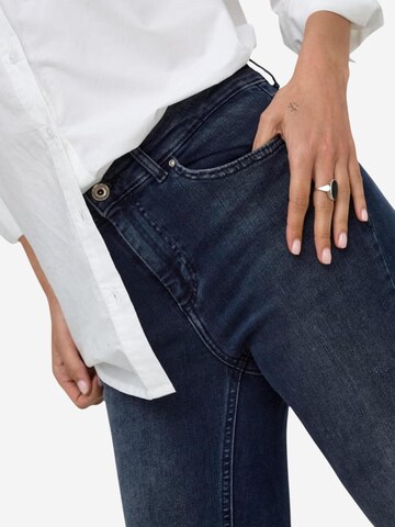 Wide leg Jeans 'ONLBLUSH MID FLARED DNM REA409 NOOS 15233833' di ONLY in blu