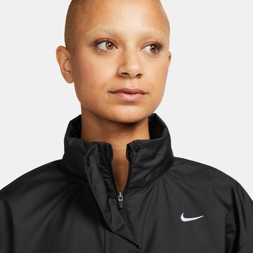 Veste de sport 'FAST' NIKE en noir