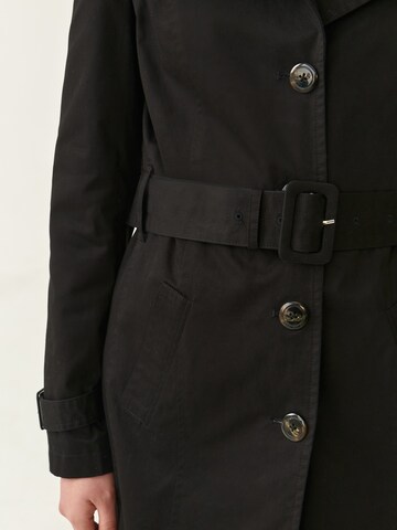 Palton de primăvară-toamnă 'MEGANA' de la TATUUM pe negru