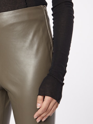 VILA ROUGE Normalny krój Spodnie 'SASCHA' w kolorze brązowy