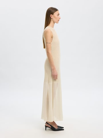 Robe SELECTED en beige