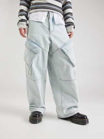 Marcelo Burlon Loosefit Jeans in Blau: Vorderseite