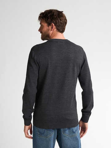 Pullover di Petrol Industries in grigio