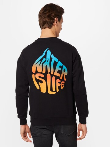 KnowledgeCotton Apparel Sweatshirt 'WATERAID Water is Life'  (GOTS) in Schwarz