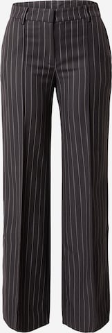 WEEKDAY Широкий Плиссированные брюки 'Kylie' в Серый: спереди