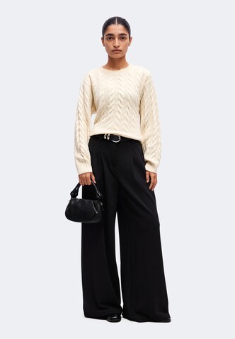 ABOUT YOU Wide leg Veckad byxa 'Naomi' i svart: framsida
