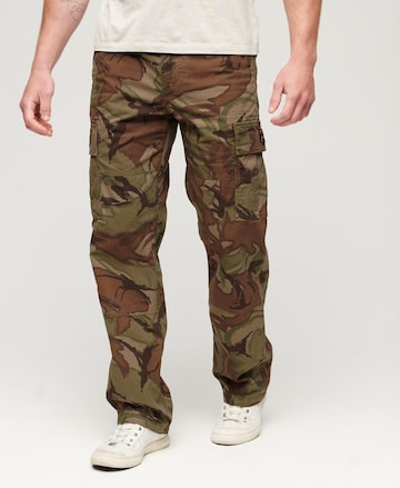 Superdry Loose fit Cargo Pants in Green: front