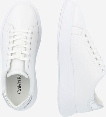 Sneaker bassa di Calvin Klein in bianco