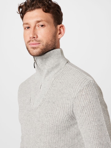 Trendyol Pullover i grå