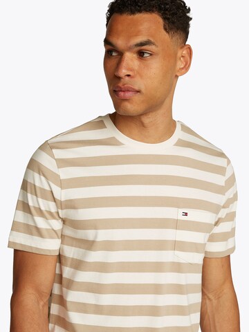 TOMMY HILFIGER T-shirt 'ESSENTIAL' i beige