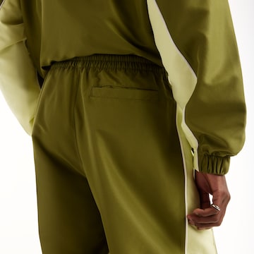 new balance - Tapered Pantalón 'Trackside' en verde