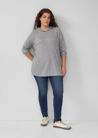 T-shirt s.Oliver CURVE en gris : devant