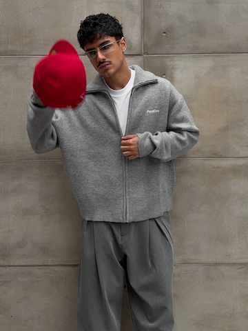 Vestes en maille Bershka en gris
