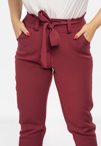 Slimfit Pantaloni 'KOSTA' di Karko in rosso