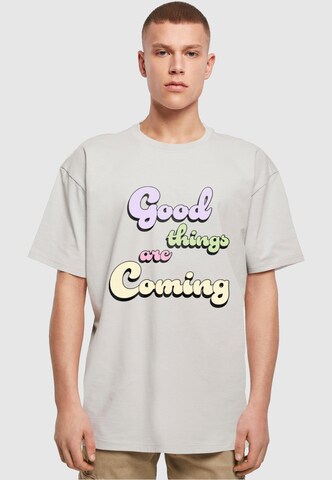 Merchcode T-Shirt 'Good Things' in Grau: predná strana