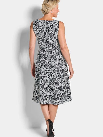 Robe Goldner en noir