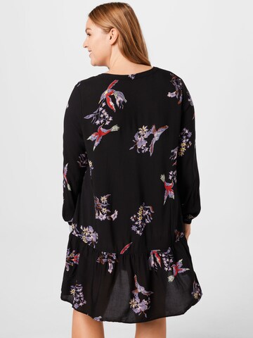 Robe 'Cassidy' ABOUT YOU Curvy en noir