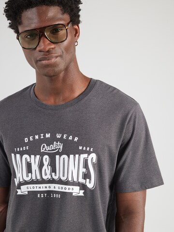 Tricou de la JACK & JONES pe gri