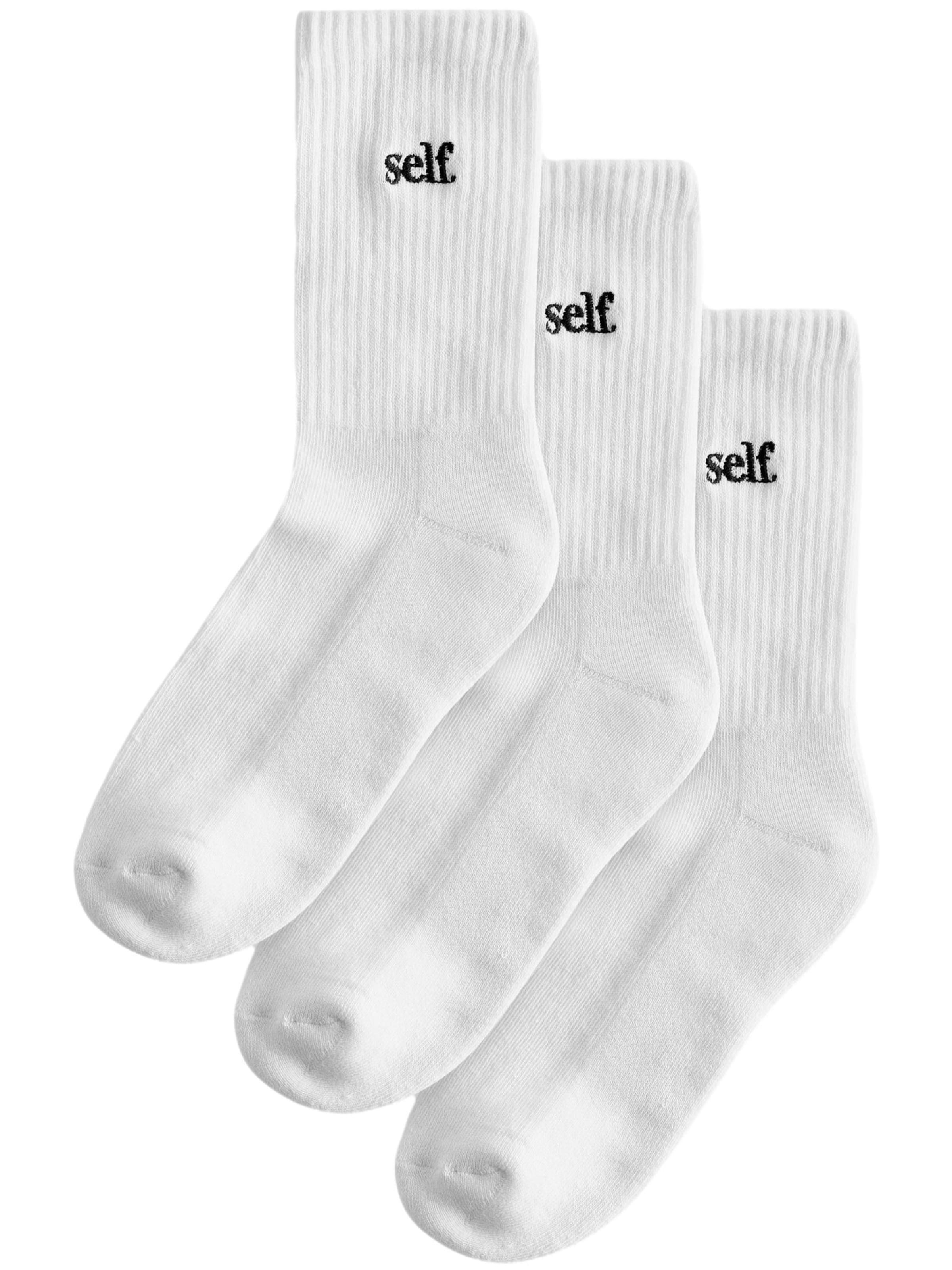 Șosete de la self. pe alb: față
