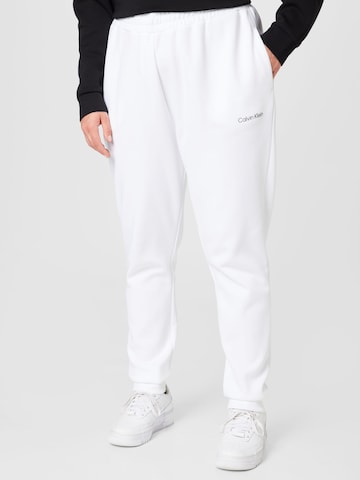 Effilé Pantalon Calvin Klein Curve en blanc : devant