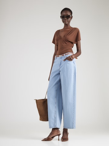 Tricou 'Hanne' de la ABOUT YOU pe maro