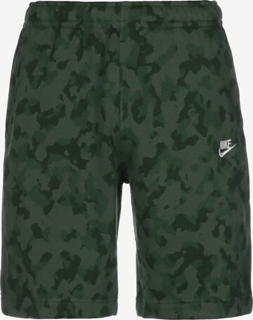 Regular Pantalon de sport Nike Sportswear en vert : devant