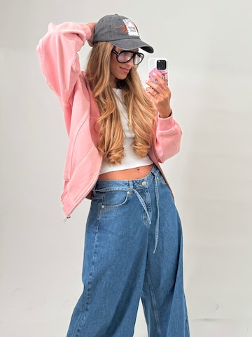 Kamila Šikl Cap in Black