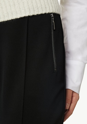 COMMA Regular Pants in Black