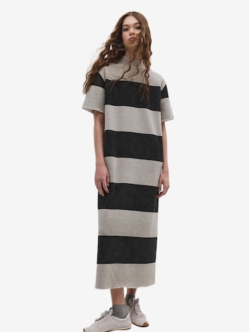 No Matter What Kleid in Schwarz: Vorderseite