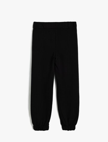 Koton Tapered Broek in Zwart
