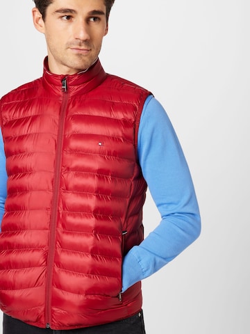 Regular Gilet TOMMY HILFIGER en rouge