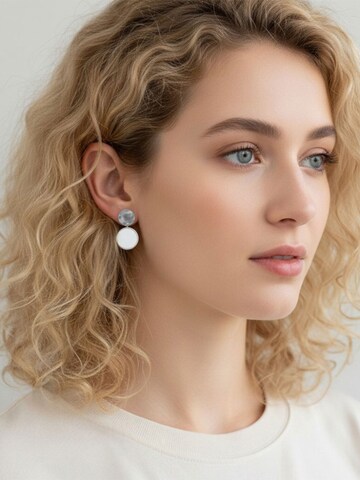 Sergio Engel Earrings in White: front