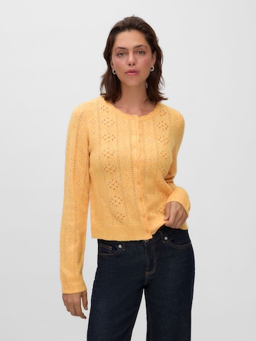 Cardigan 'AWRie' VERO MODA en jaune : devant