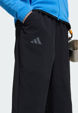 Effilé Pantalon d'extérieur ADIDAS TERREX en noir
