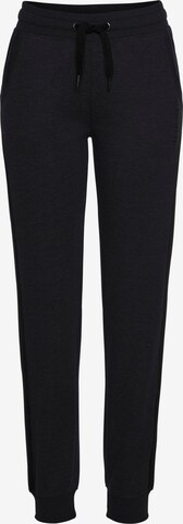 Tapered Pantaloncini da pigiama di BENCH in nero: frontale