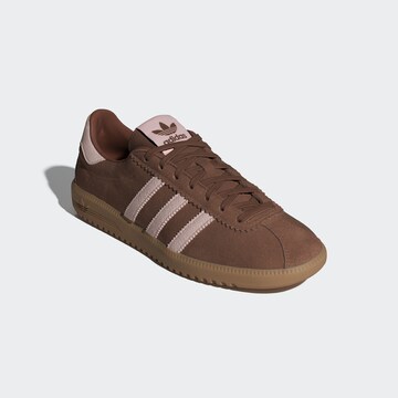 ADIDAS ORIGINALS Trampki niskie 'BERMUDA' w kolorze brązowy