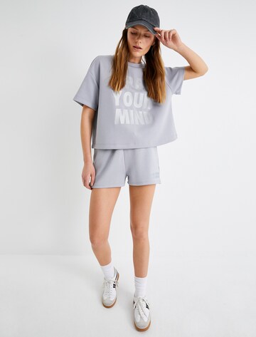 Koton T-Shirt in Grau
