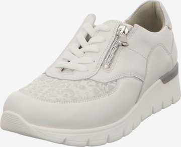 WALDLÄUFER Sneakers laag 'Ramona' in Wit: voorkant