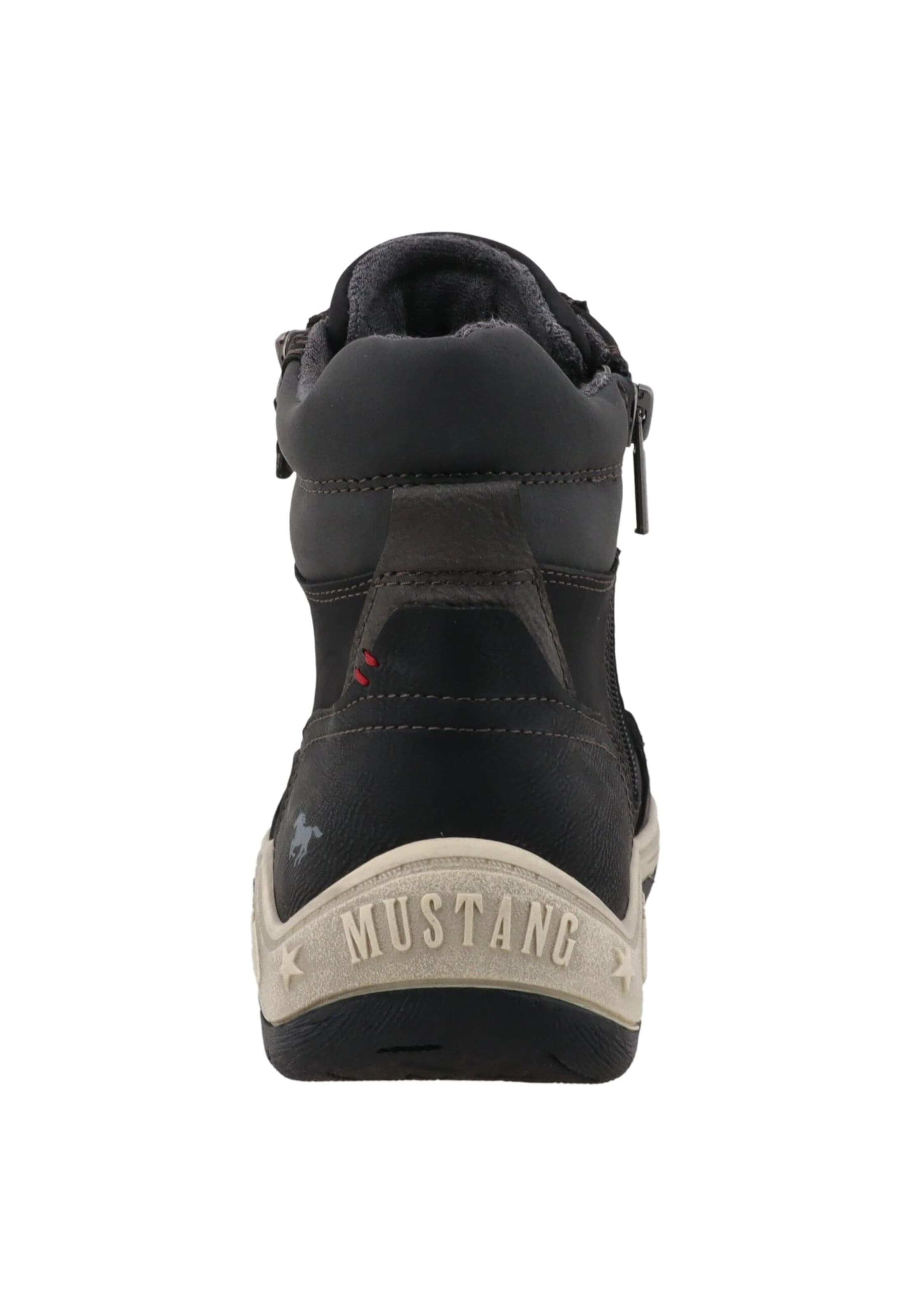 MUSTANG Ботинки на шнуровке 'Benedetto' в Черный