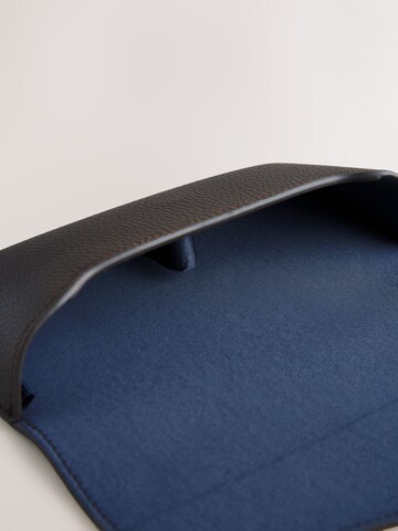 Next Brillenetui in Braun