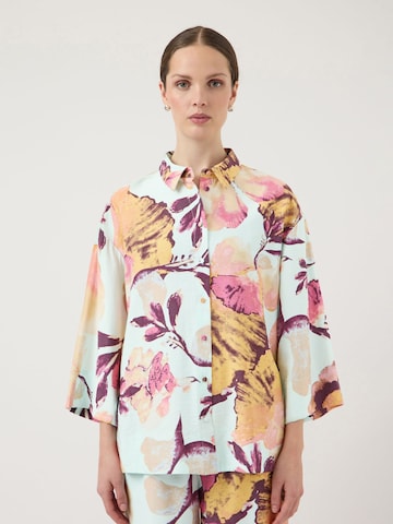 Chemisier 'YASErini' YAS en bleu : devant